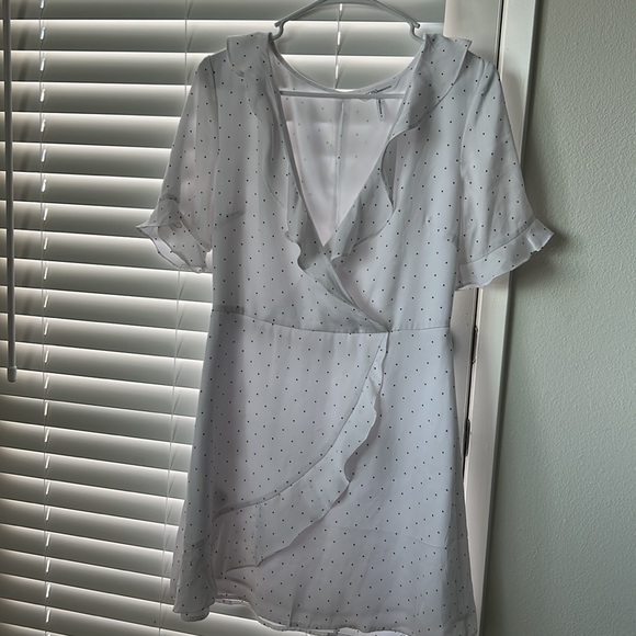 BCBGeneration Polka Dot Faux Wrap Ruffled Mini Black White Dress - Picture 4 of 11